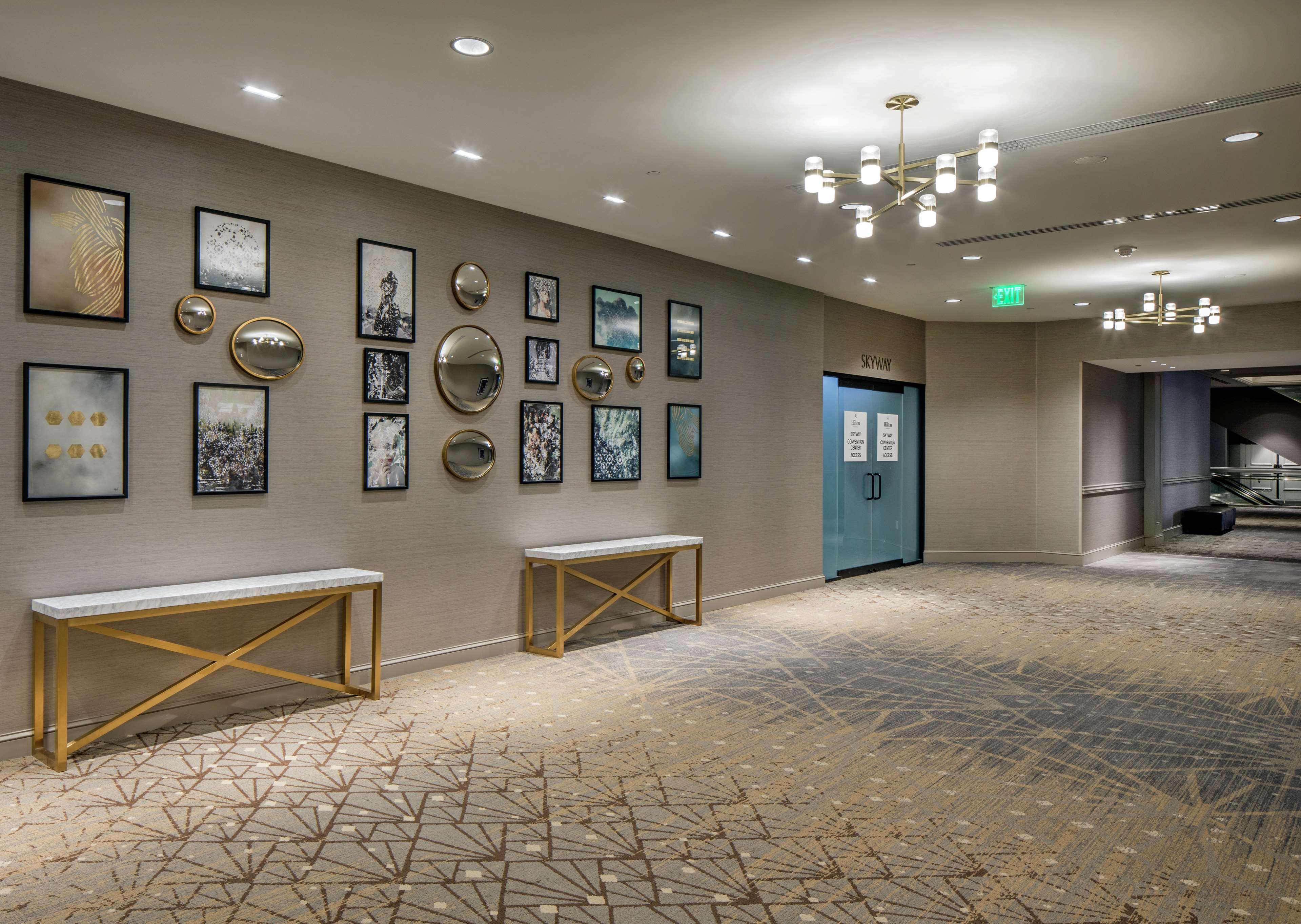 Hilton Минеаполис Екстериор снимка