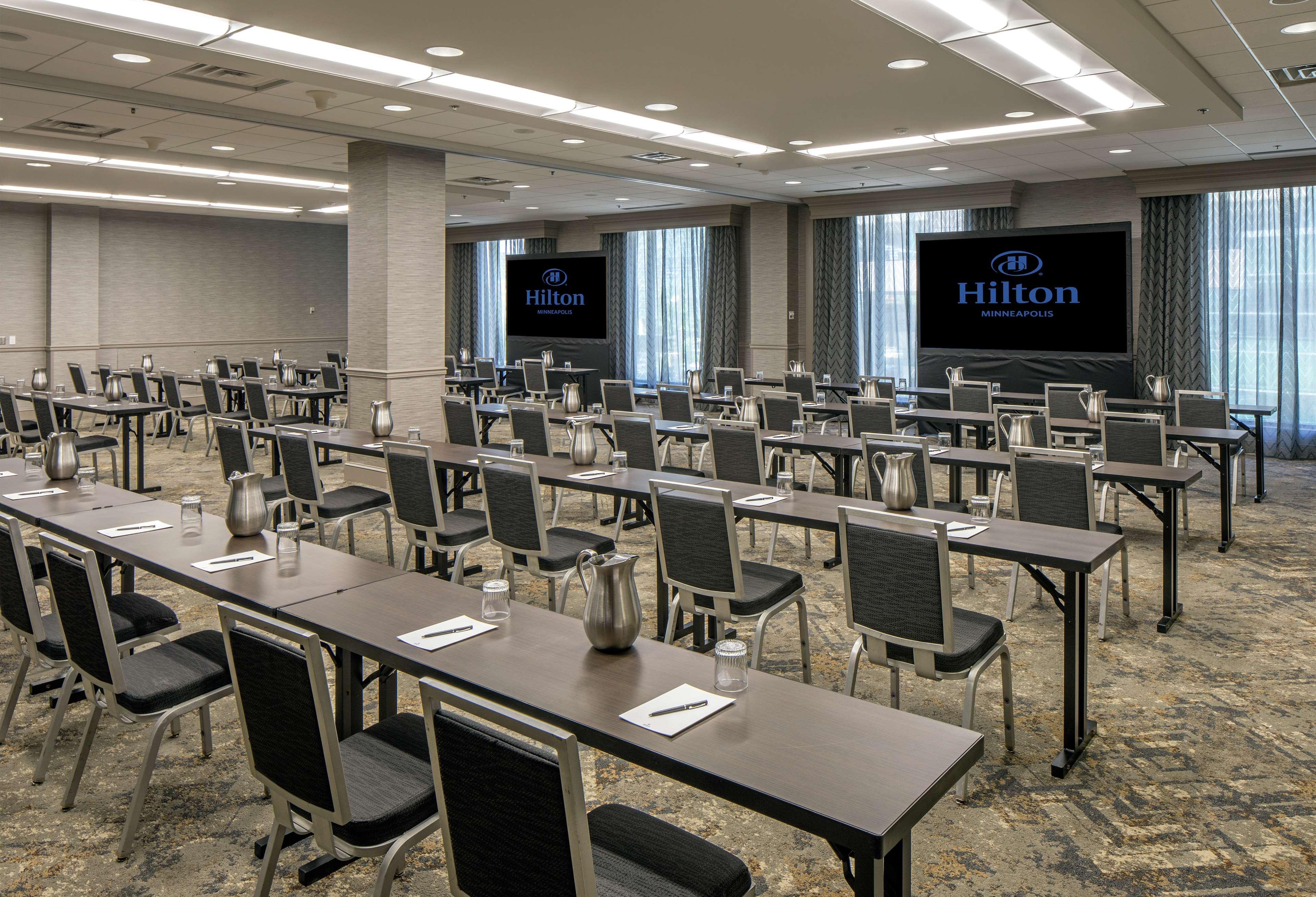 Hilton Минеаполис Екстериор снимка