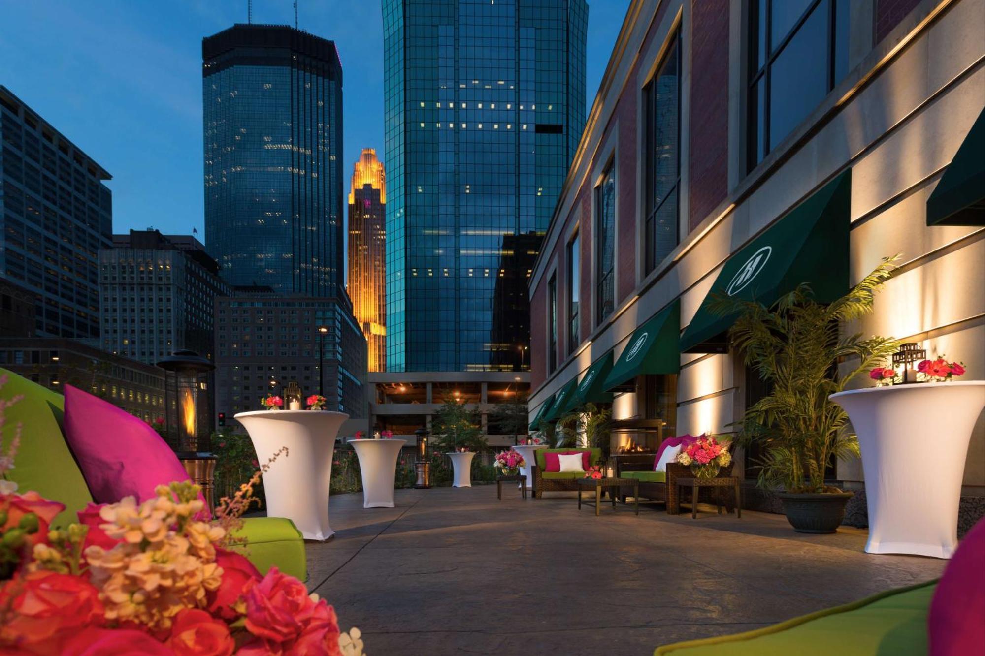 Hilton Минеаполис Екстериор снимка